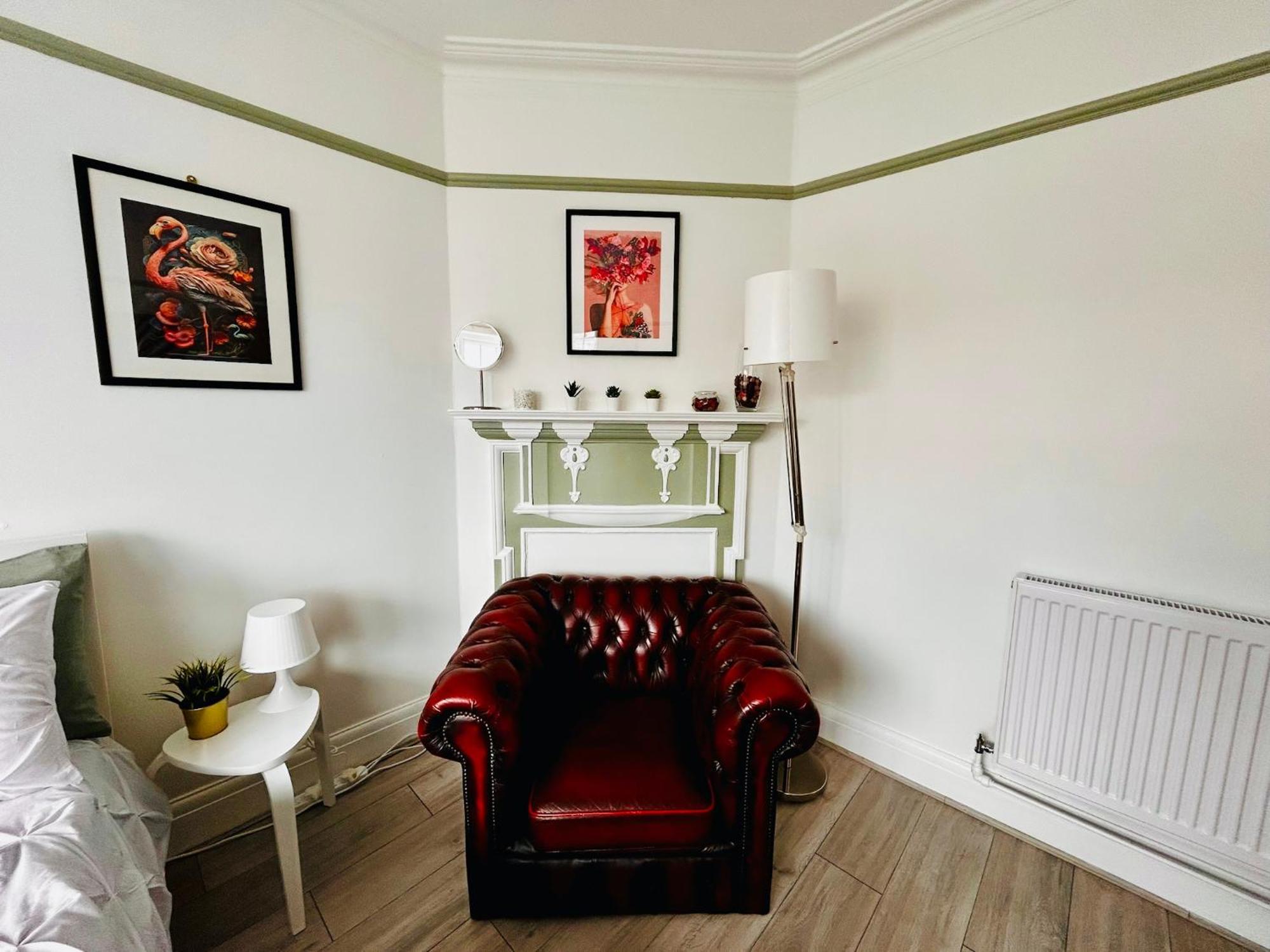 Rest Boutique Golders Green London Exterior photo